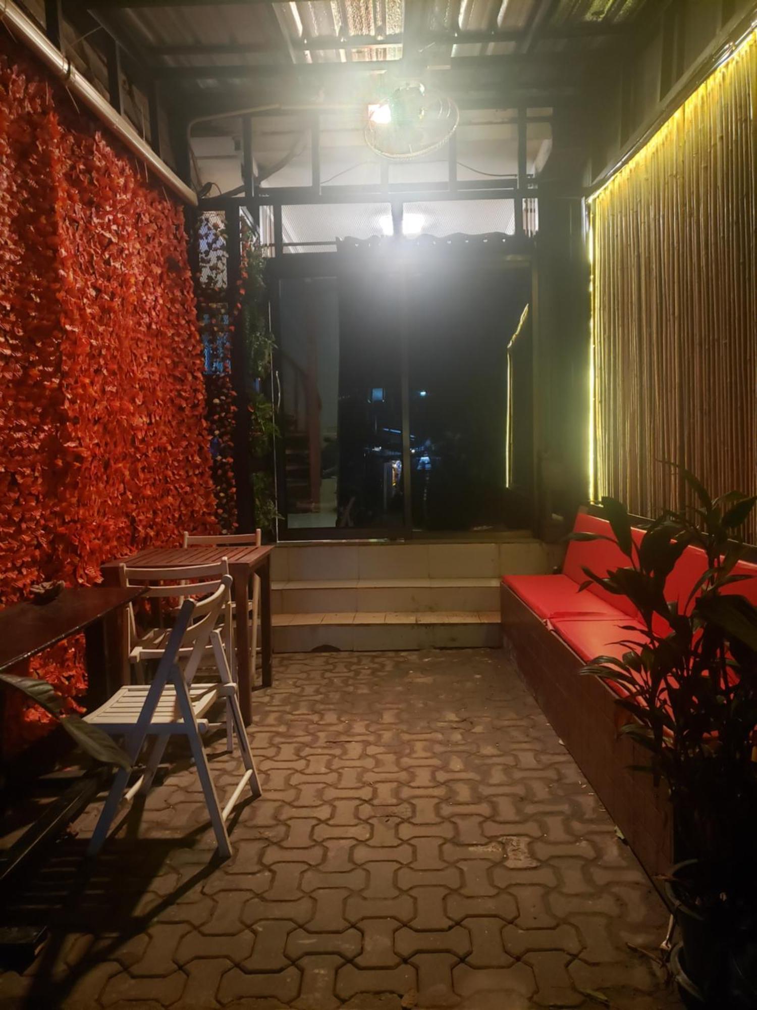 Albergue Lucky Dorm Islas Phi Phi Exterior foto