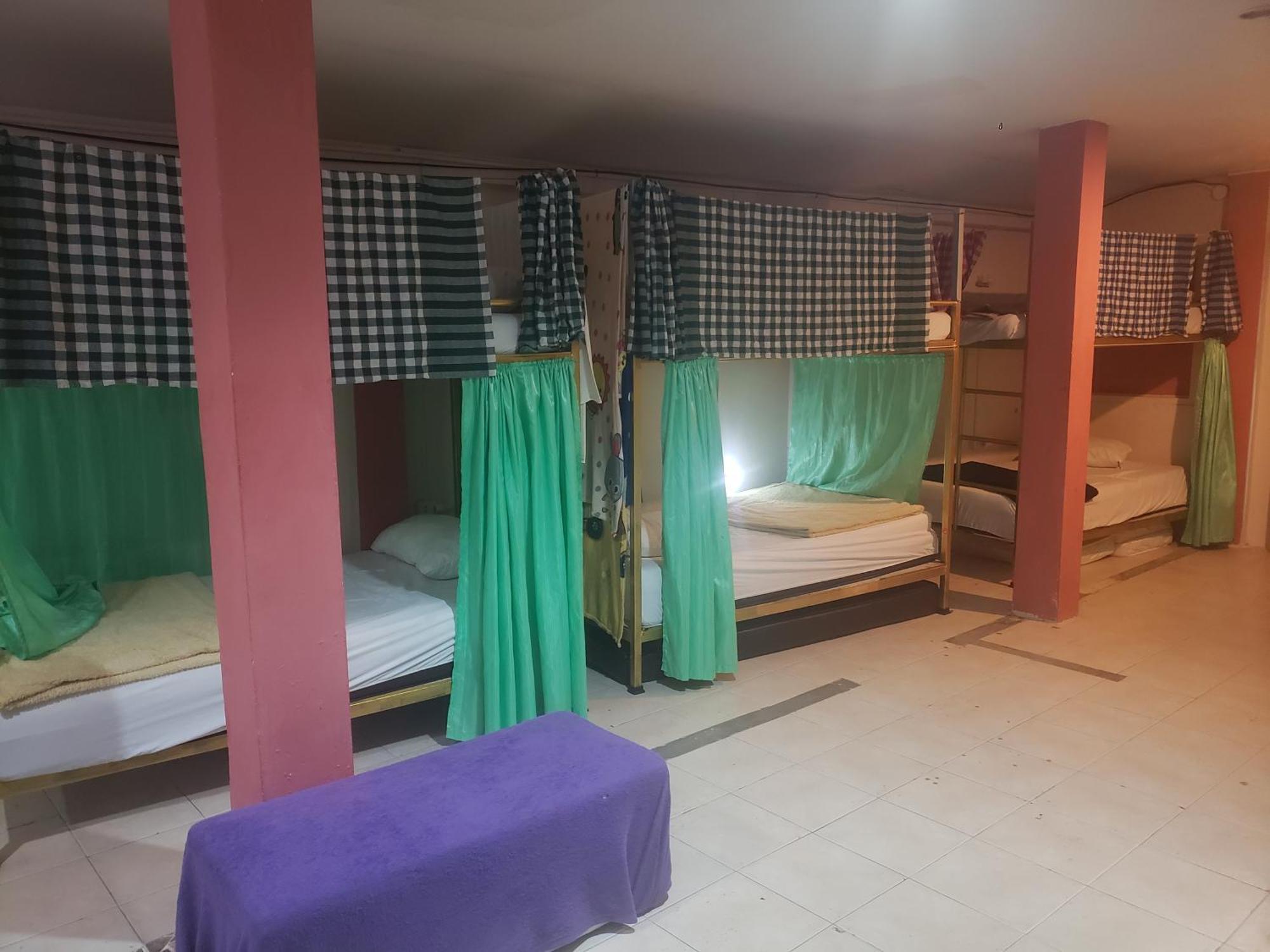 Albergue Lucky Dorm Islas Phi Phi Exterior foto